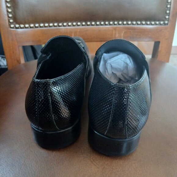 Sharp black embossed leather and patent leather formal mens shoes. - Picture 6 of 7